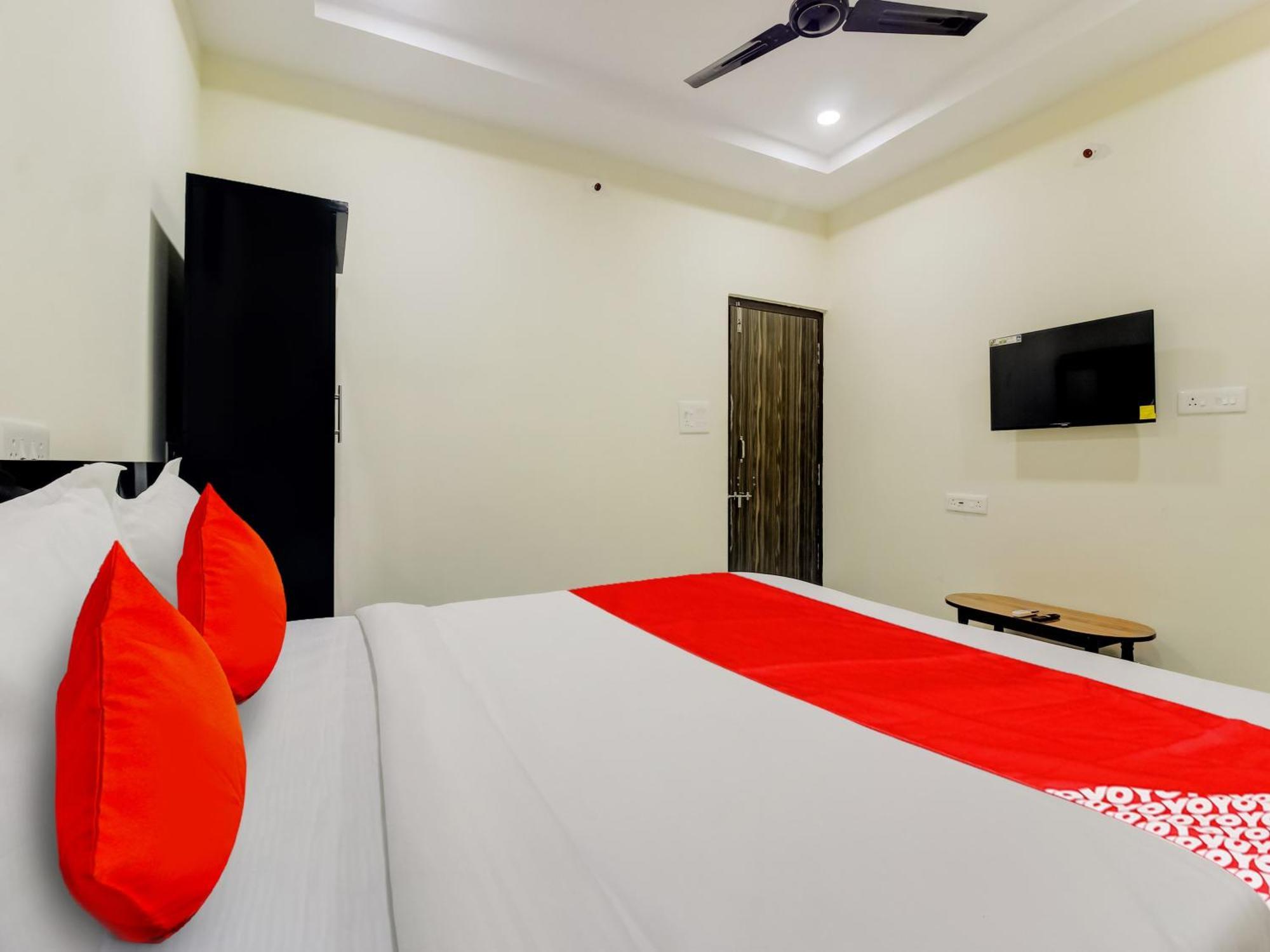 Super Hotel O Sri Nirvana Pride Ibrahimpatan Eksteriør bilde